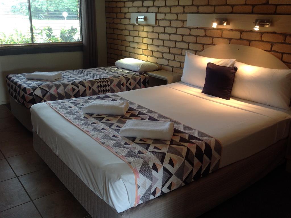 Castle Motor Lodge Bowen Esterno foto