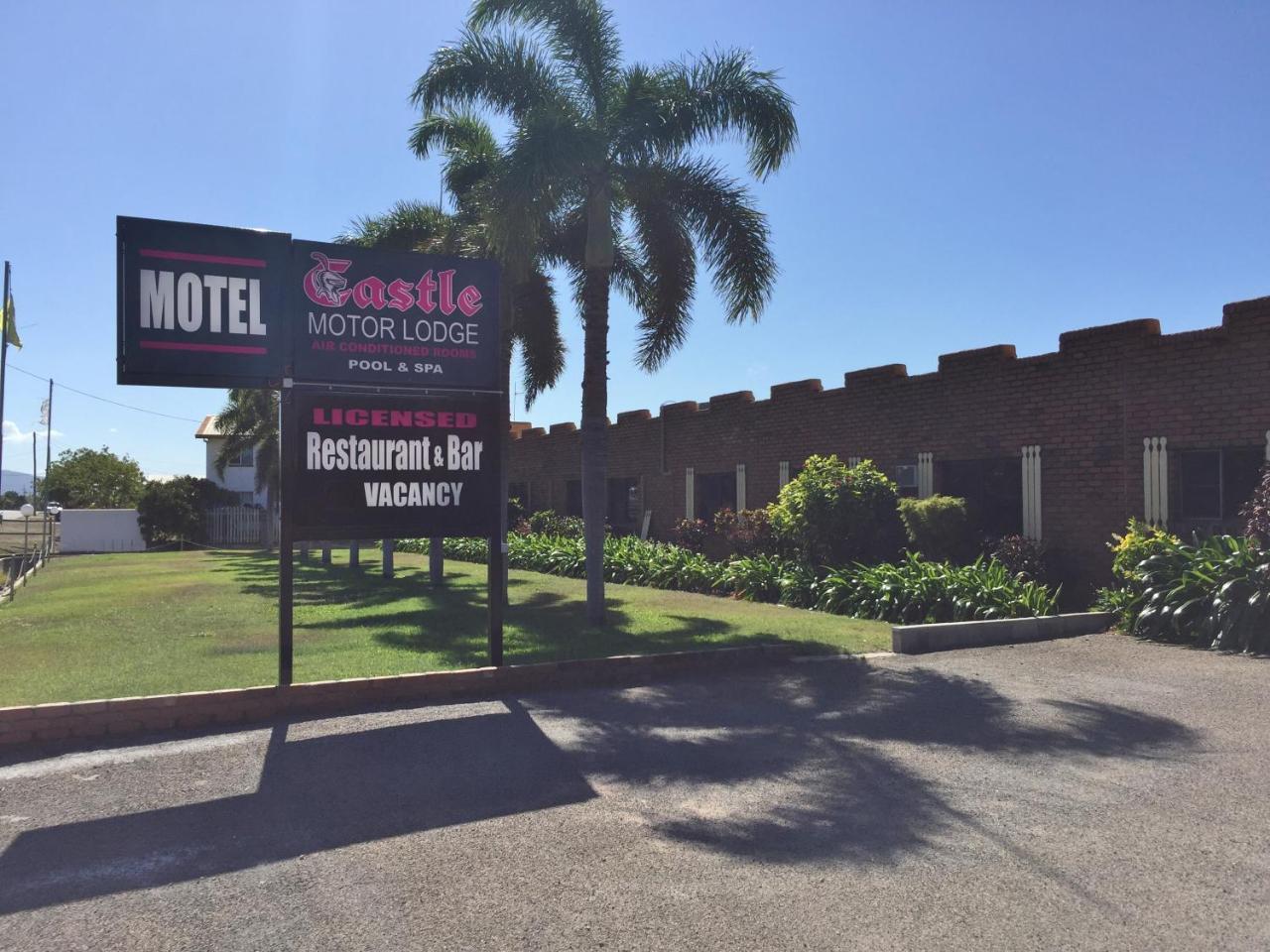 Castle Motor Lodge Bowen Esterno foto