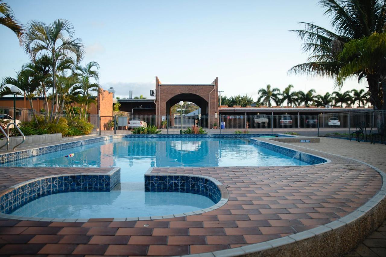 Castle Motor Lodge Bowen Esterno foto